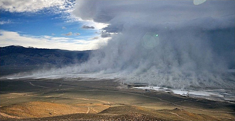 Dust storm at Owens Lake