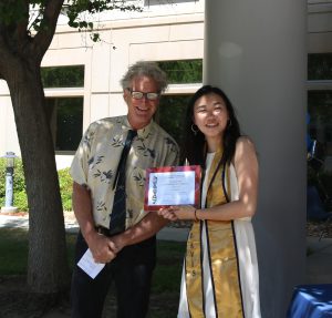 New graduate Michelle Li (right), with Professor John Yoder. (photo Ann Filmer/UC Davis)